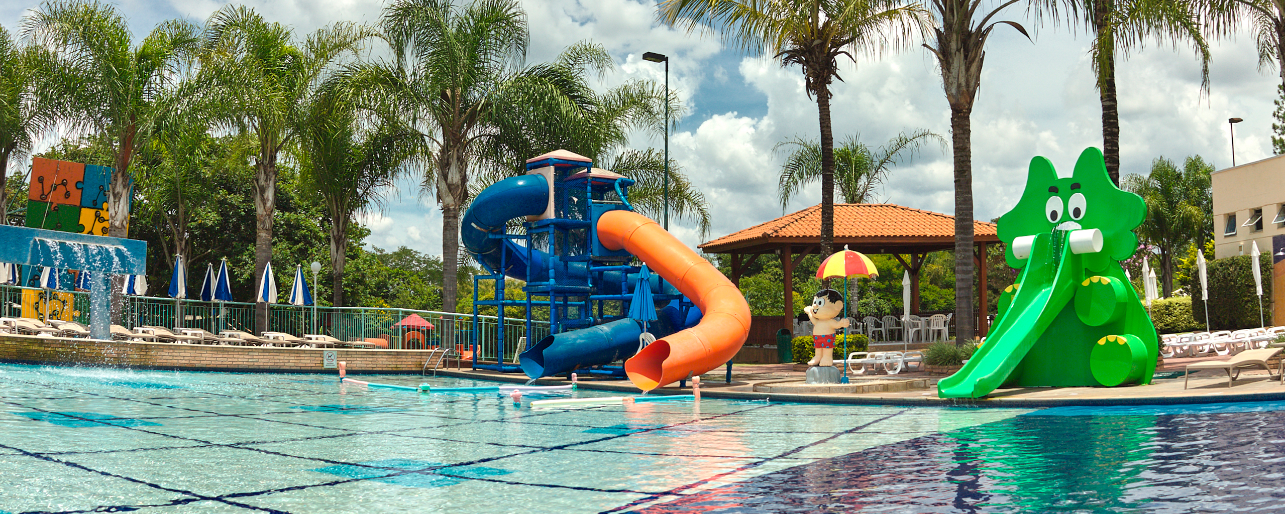 Piscinas adulto e infantil