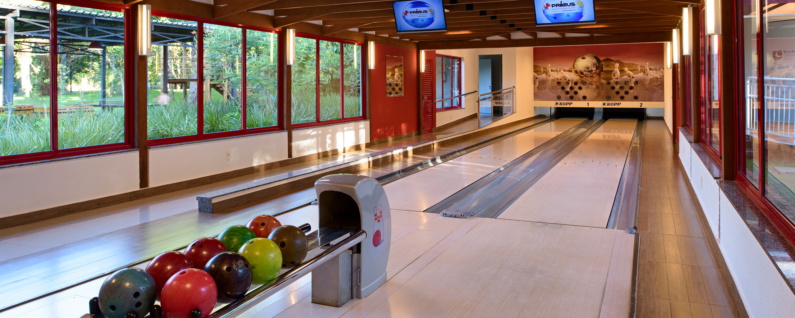 Boliche, cinema e jogos eletrônicos